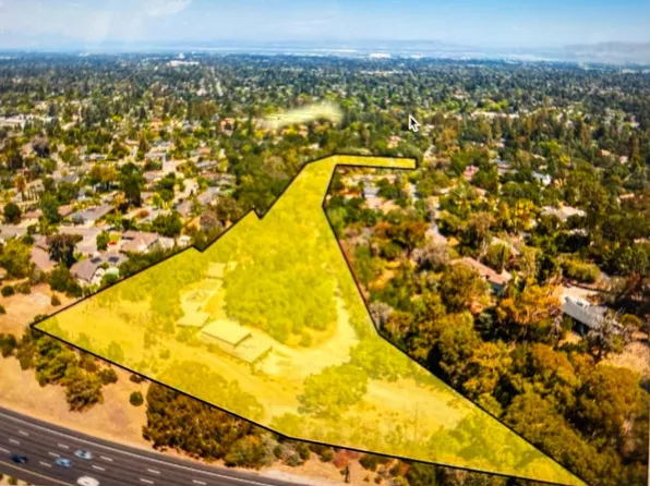 2100 Woods Ln, Los Altos, CA 94024