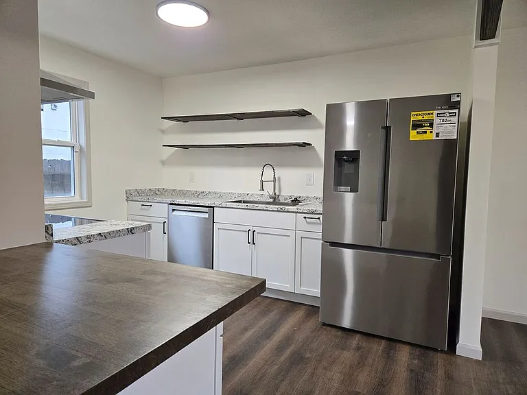 420 W Huntington Ave #A — Photo 10