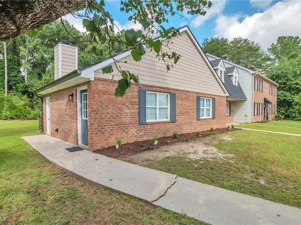 6464 River Park Dr, Riverdale, GA 30274