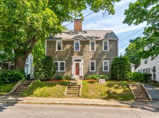 25 High St, Amesbury, MA 01913