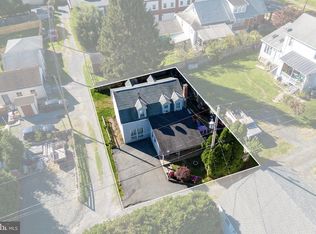 2114 Spring St, West Lawn, PA 19609