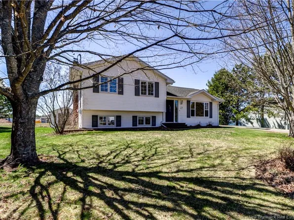 27 Meredith Dr, Sussex Corner, NB E4E 2T8