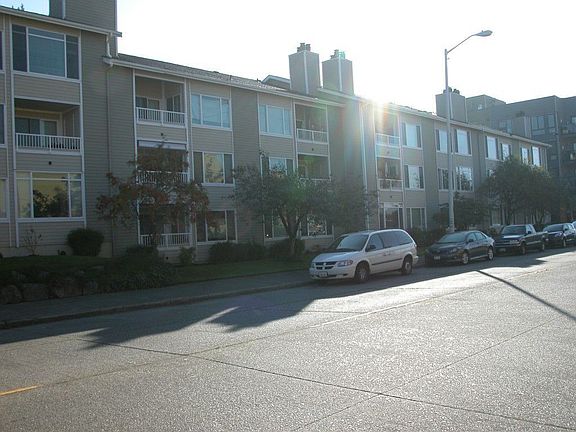 5th image of 2421 SW Trenton St APT 208