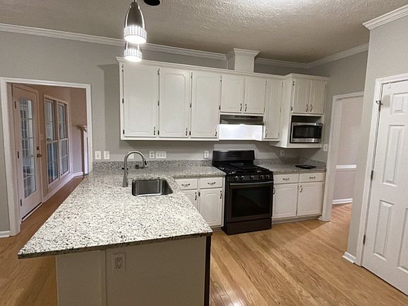 4th image of 108 Tracy Ln