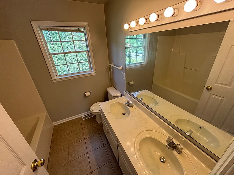 340 Juanita Ln #1 — Photo 6