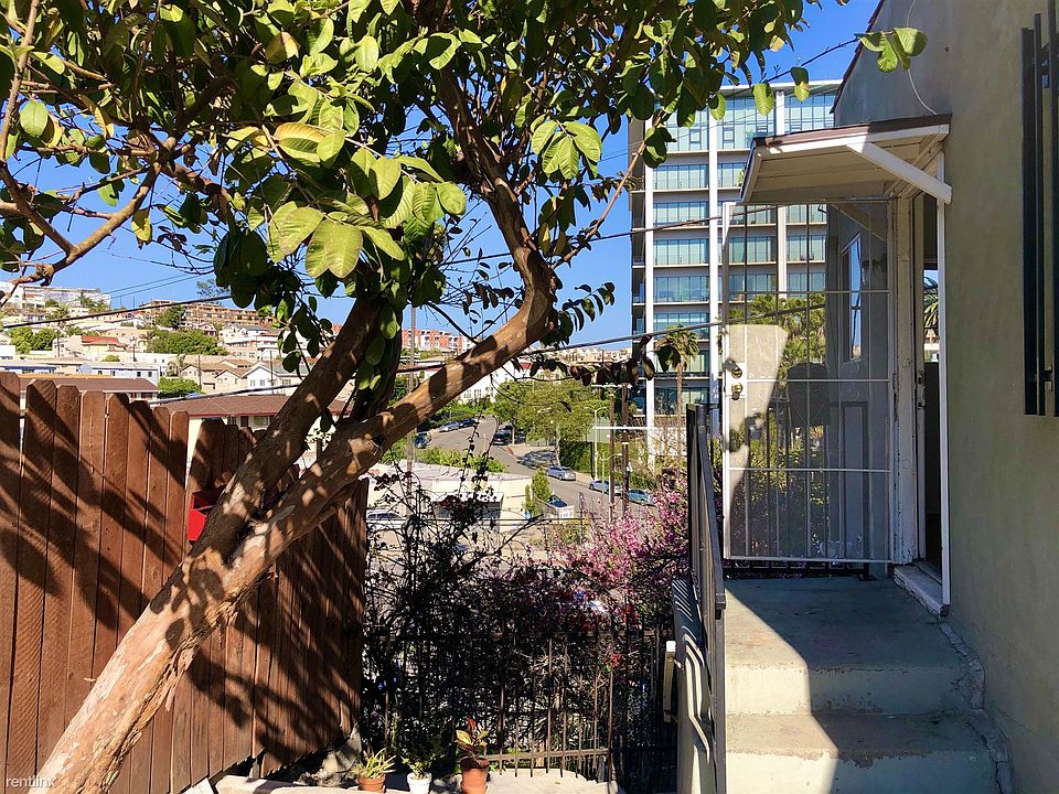 B2FB234D-7EA5-458B-8878-C2BE3ACDB2DD_1_201_a