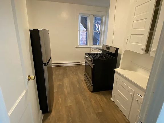 3rd image of 694 Rutherford Ave APT A4