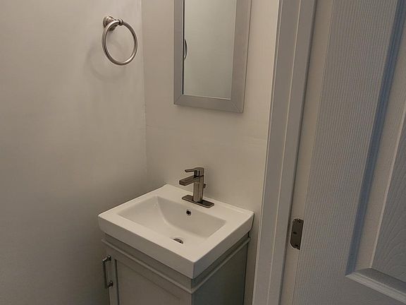 5th image of 1601 Jordan Dr APT 44