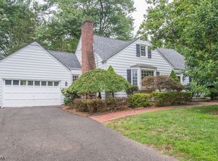 4 Fairview Dr E, Basking Ridge, NJ 07920