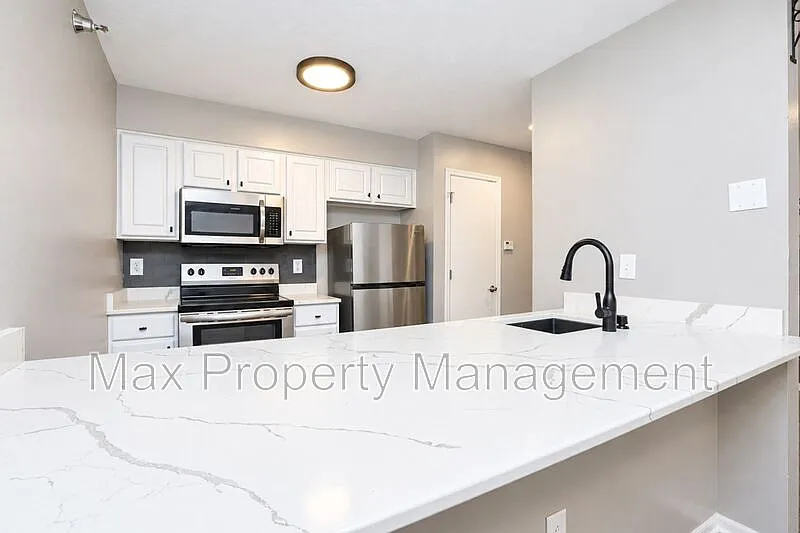 2 bed, 2.0 bath, 938 sqft, $1,400 — Photo 4