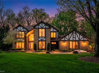 3640 Parsons Pond Cir, Westlake, OH 44145