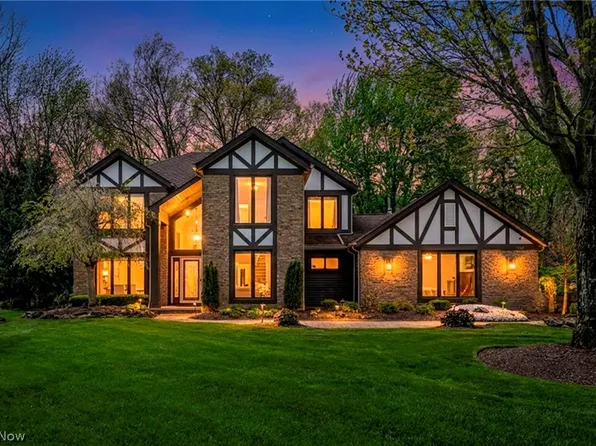 3640 Parsons Pond Cir, Westlake, OH 44145