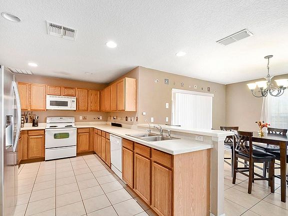 3rd image of 131 Granada Blvd