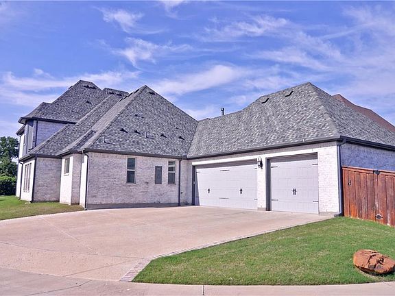 3rd image of 308 Orleans Dr