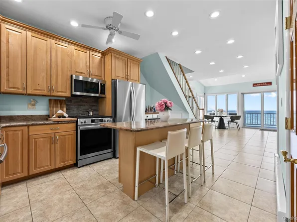 11 Pine Lane #A, Bayville, NY 11709