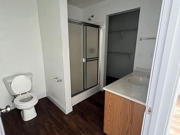 2nd image of 608 Douglas Ave Unit 9