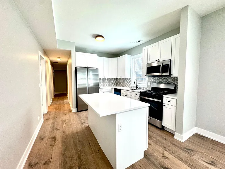 1709 N Maplewood Ave #3F — Photo 8