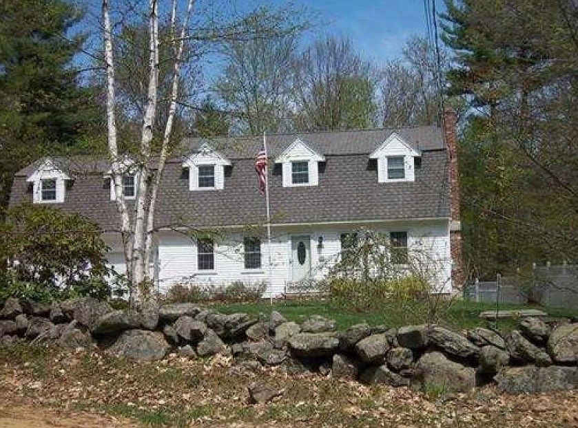 2nd image of 301 Brown Hill Rd