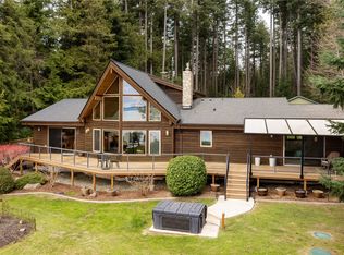 2862 S Camano Dr, Camano Island, WA
