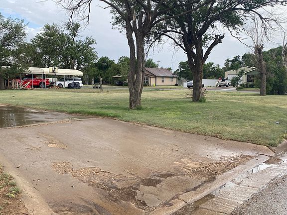2nd image of 806 N 7th St