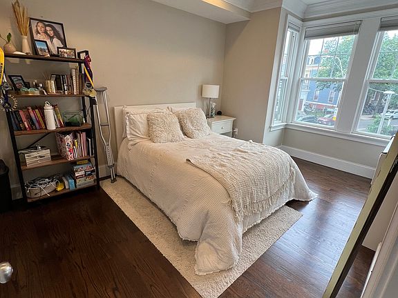 3rd image of 3 Monmouth St Unit 2