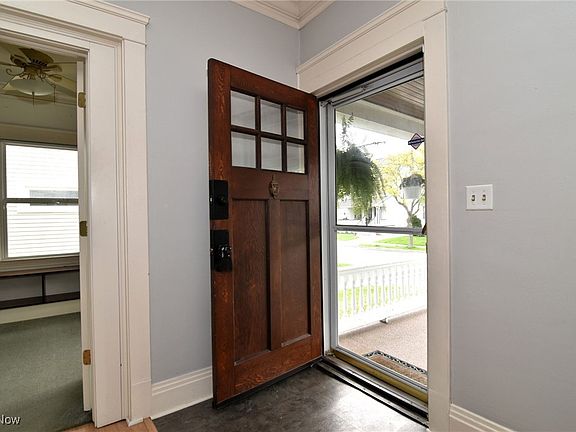 5th image of 1238 Gladys Ave