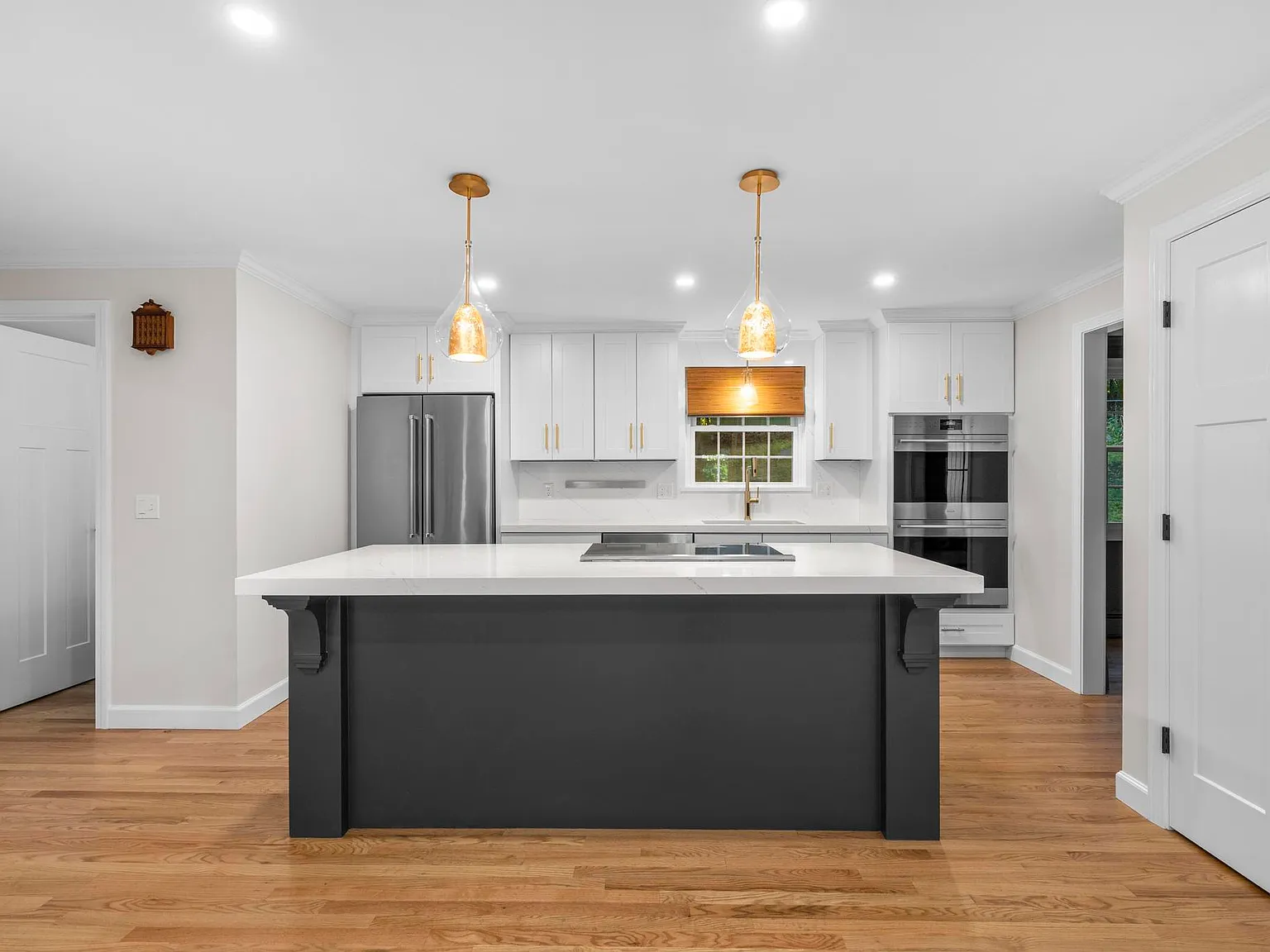 4 bed, 1.5 bath, 1893 sqft, $4,000 — Photo 1
