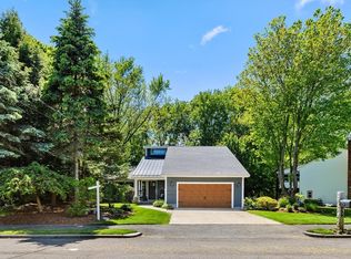 2 Confalone Cir, Wakefield, MA 01880