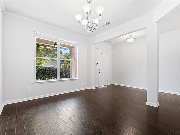 4th image of 2445 Overlook Ave