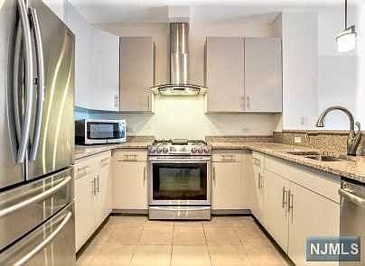 2nd image of 172 Culver Ave APT 603