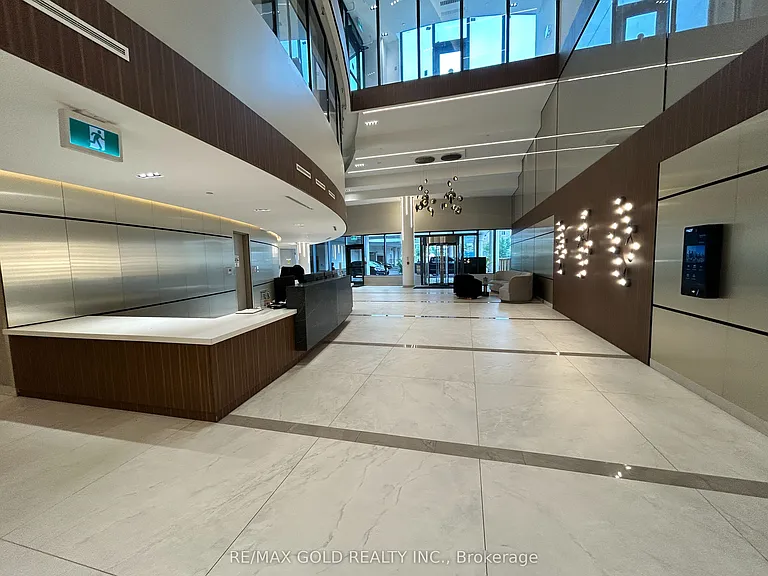 5105 Hurontario St #809 — Photo 6