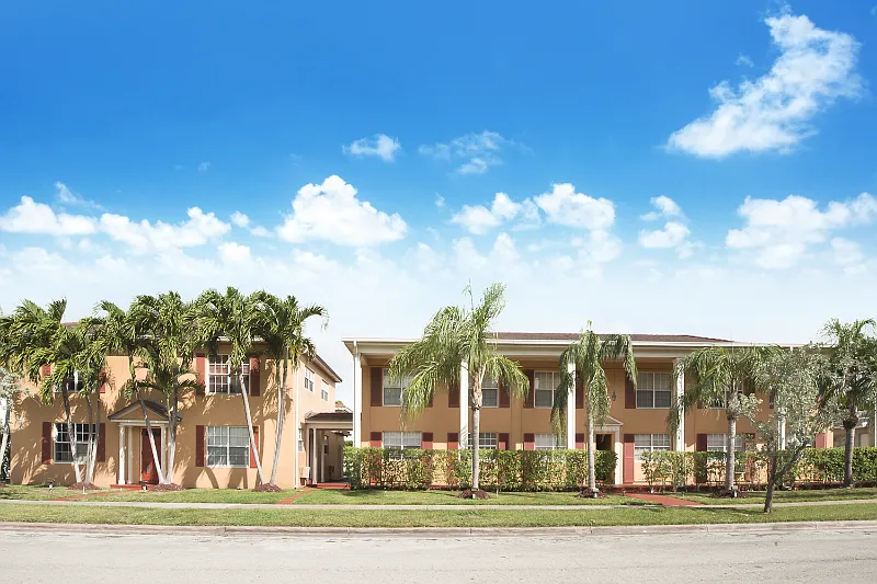 33 Salamanca Ave #1
