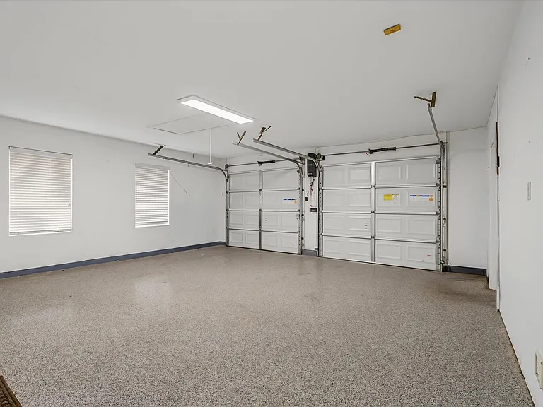 2123 Ridgecrest Dr — Photo 38