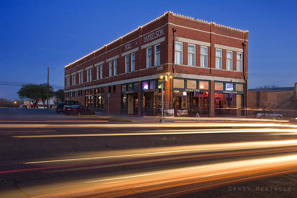 Building Photo - 202 E San Antonio St