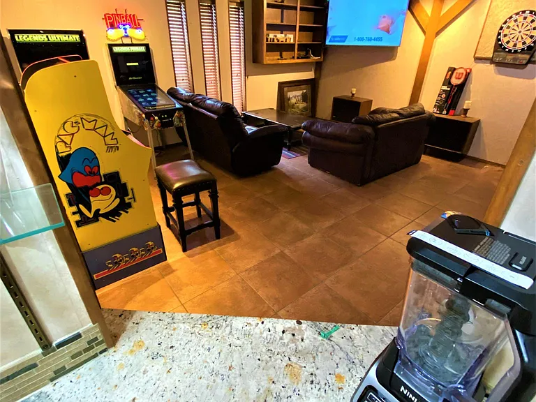 847 Middle Run Ct — Photo 30