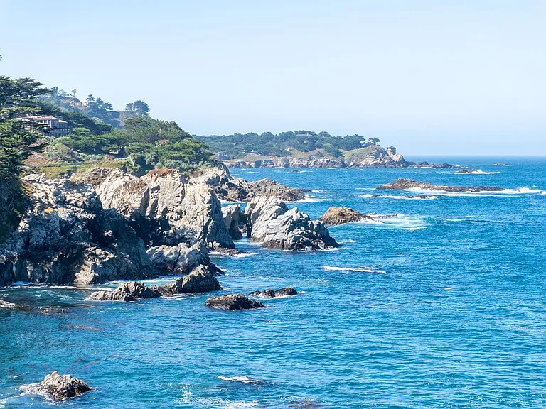 100 Highway 1 — Photo 36