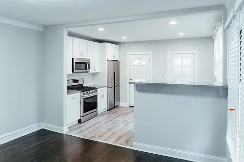 5257 W Nelson St Photo 1