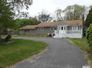 1138 Hyman Ave, Bay Shore, NY 11706
