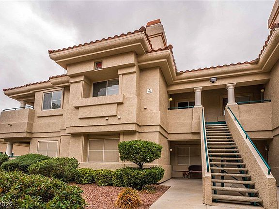 2nd image of 372 Sunward Dr #372