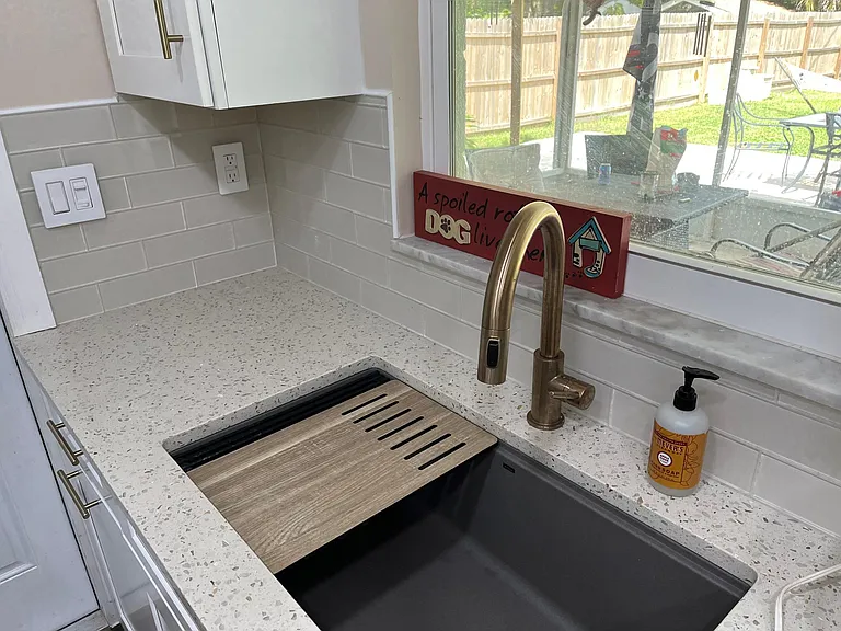 310 Dorchester Dr — Photo 22