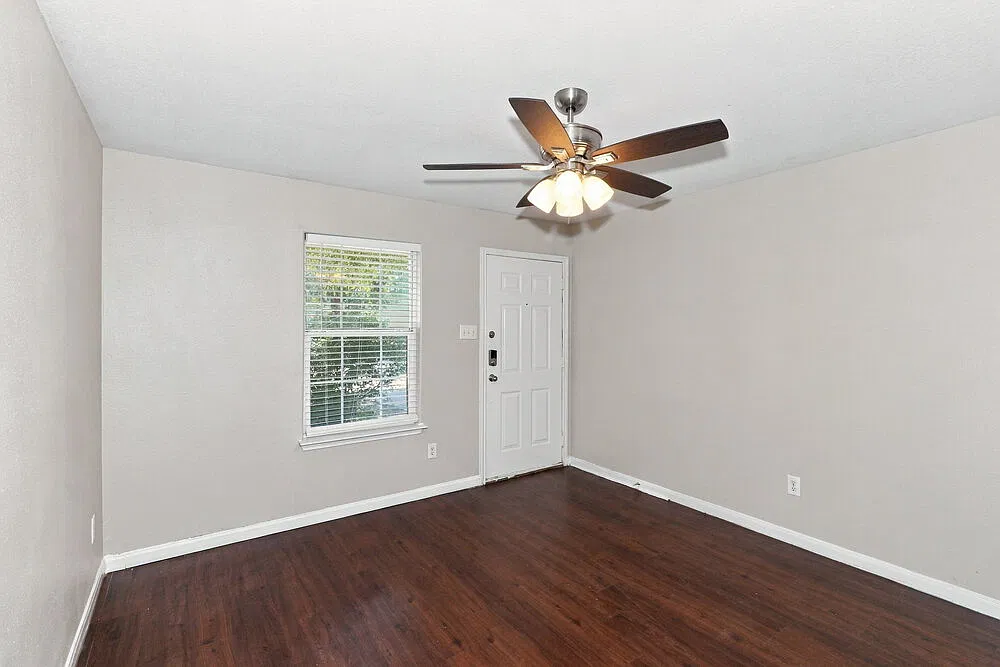 3 bed, 2.5 bath, 1334 sqft, $1,710 — Photo 4
