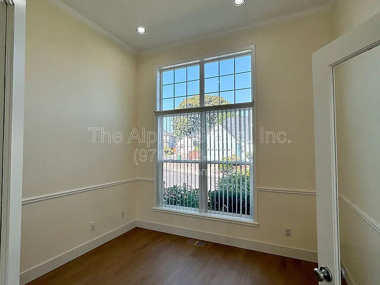 351 NW Kotrik Pl — Photo 47