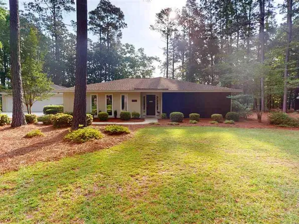 1103 Pine Lake Dr, Hartsville, SC 29550