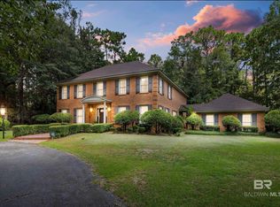 1945 Kimberly Dr, Atmore, AL 36502
