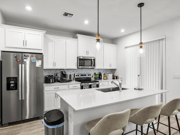 14042 SW Thorens Dr — Photo 10