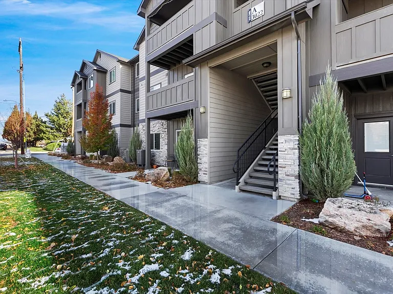Owyhee Park Apartments — Photo 18