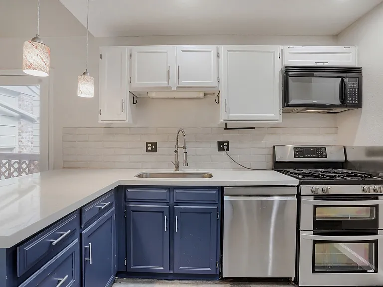 7718 S Cove Cir — Photo 11