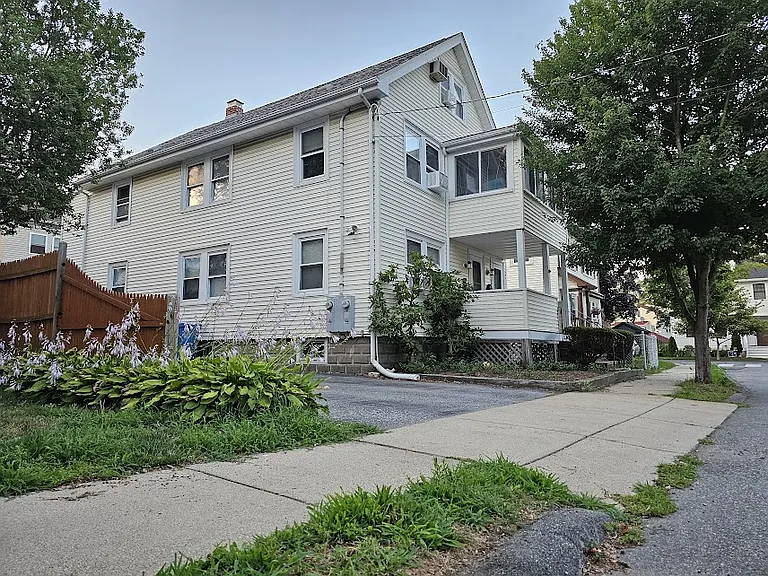 18 Banks St #1 — Photo 10