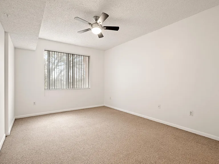 6960 SW 39th St #E205 — Photo 12