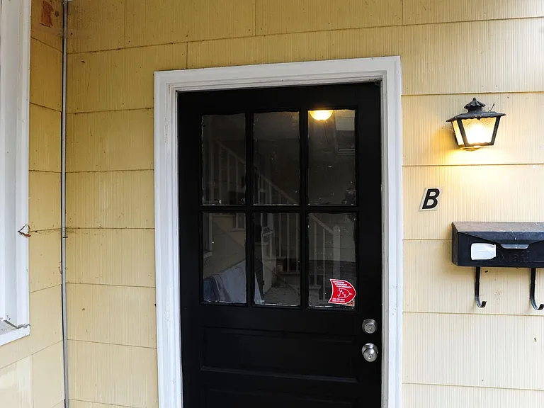438 S Hawthorne Rd — Photo 10